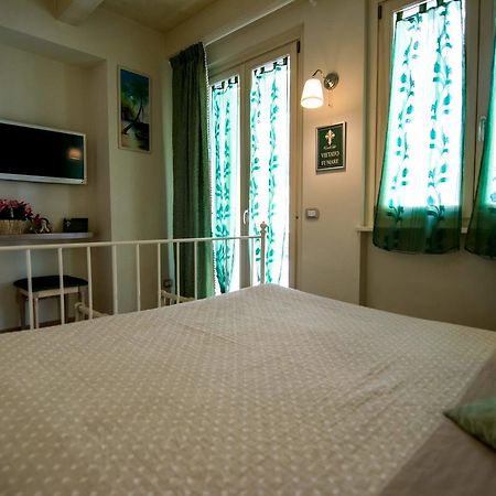Bed and Breakfast Il Piccolo Giglio Порто-Сант'Ельпідіо Екстер'єр фото