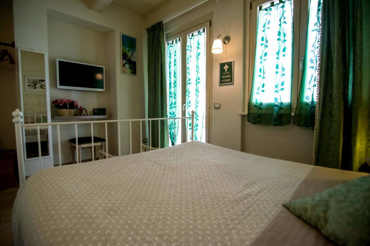Bed and Breakfast Il Piccolo Giglio Порто-Сант'Ельпідіо Екстер'єр фото