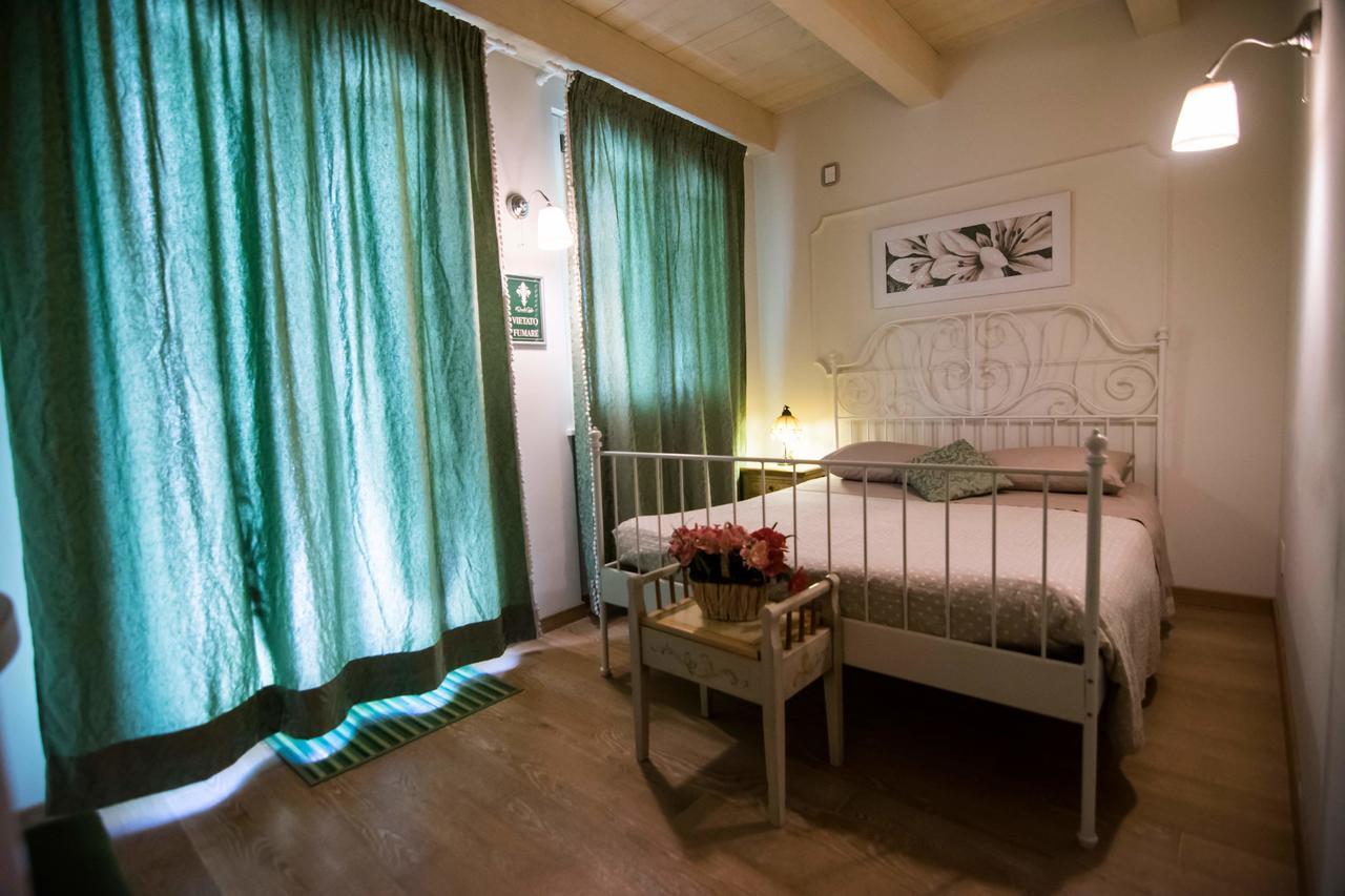 Bed and Breakfast Il Piccolo Giglio Порто-Сант'Ельпідіо Екстер'єр фото