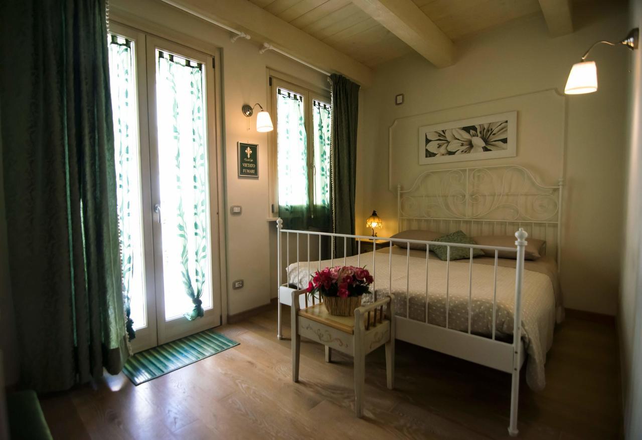 Bed and Breakfast Il Piccolo Giglio Порто-Сант'Ельпідіо Екстер'єр фото