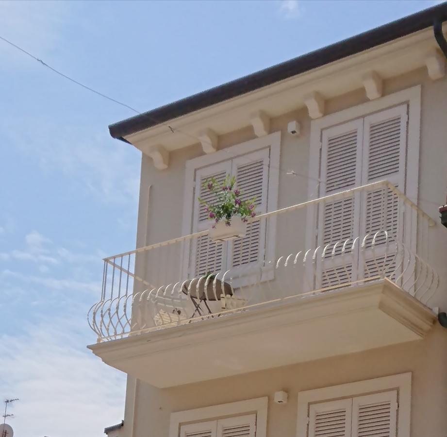 Bed and Breakfast Il Piccolo Giglio Порто-Сант'Ельпідіо Екстер'єр фото